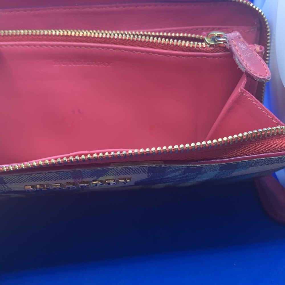 BURBERRY Peony Rose Printed‎ Haymarket Check Coated Canvas Zip around zippy - Picture 10 of 13
